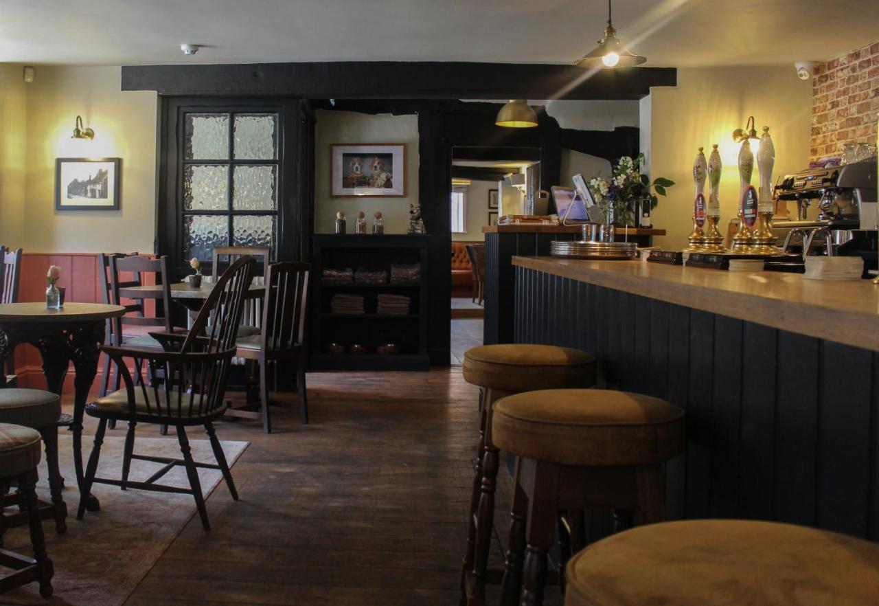 The Kings Head Hotel Whiteparish Exterior photo