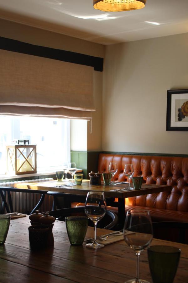 The Kings Head Hotel Whiteparish Exterior photo