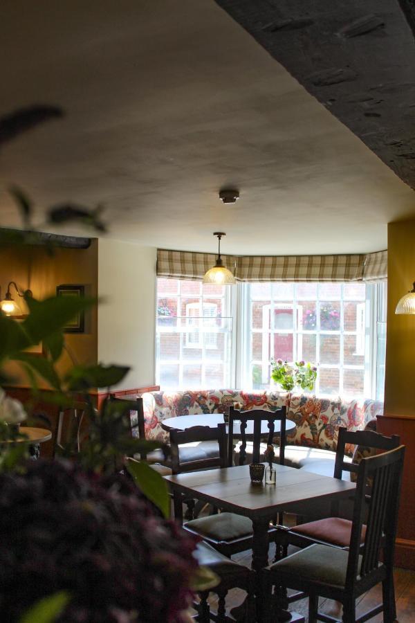 The Kings Head Hotel Whiteparish Exterior photo