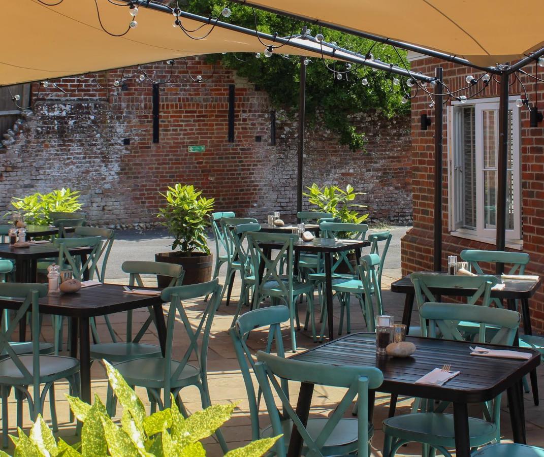 The Kings Head Hotel Whiteparish Exterior photo